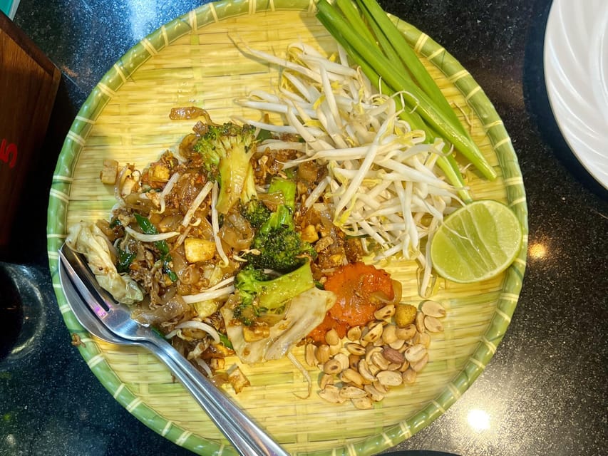 No Diet Club - Local food tour in Bangkok with many tastings - What the route offers beyond a meal