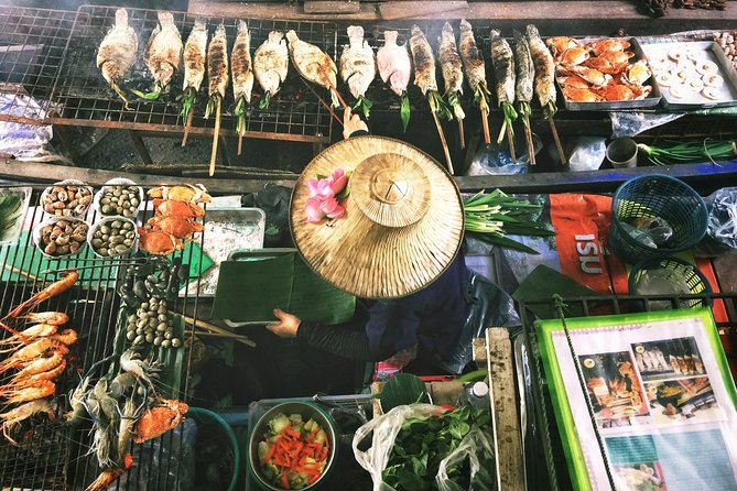 One Day Bangkok Everything - Maeklong Railway Market in 30 minutes