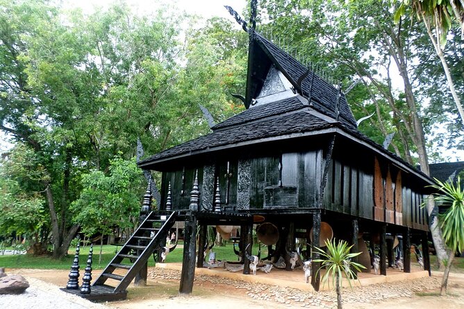 One Day Tour Chiang Rai(White Temple , Blue Temple, Black House) Private Tour - The guide can make a long day feel worthwhile