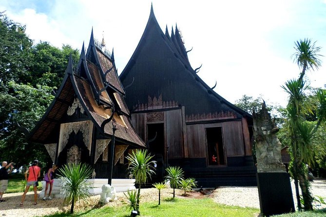 One Day Tour Chiang Rai(White Temple , Blue Temple, Black House) Private Tour - Lunch and transport keep the day manageable