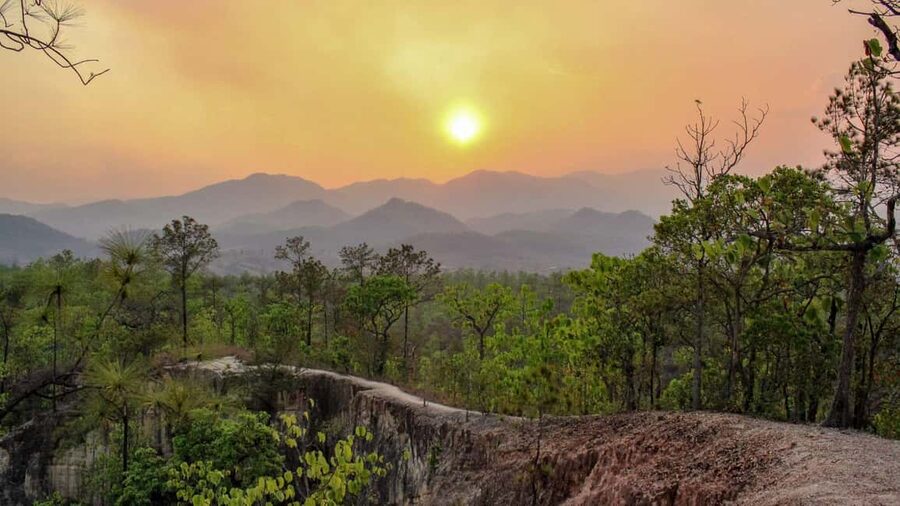 Pai: Sunset Tour with Yun Lai, Pai Canyon, Two Huts - Two Huts, where the sunset plan matters most