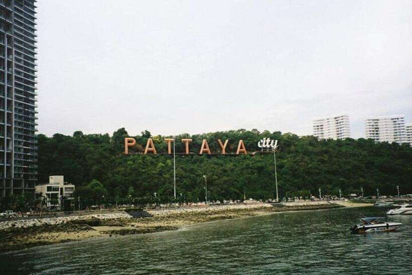 Pattaya: Buddha, Floating Market, Gems Museum Tour & Lunch - Transport, communication, and the biggest risk