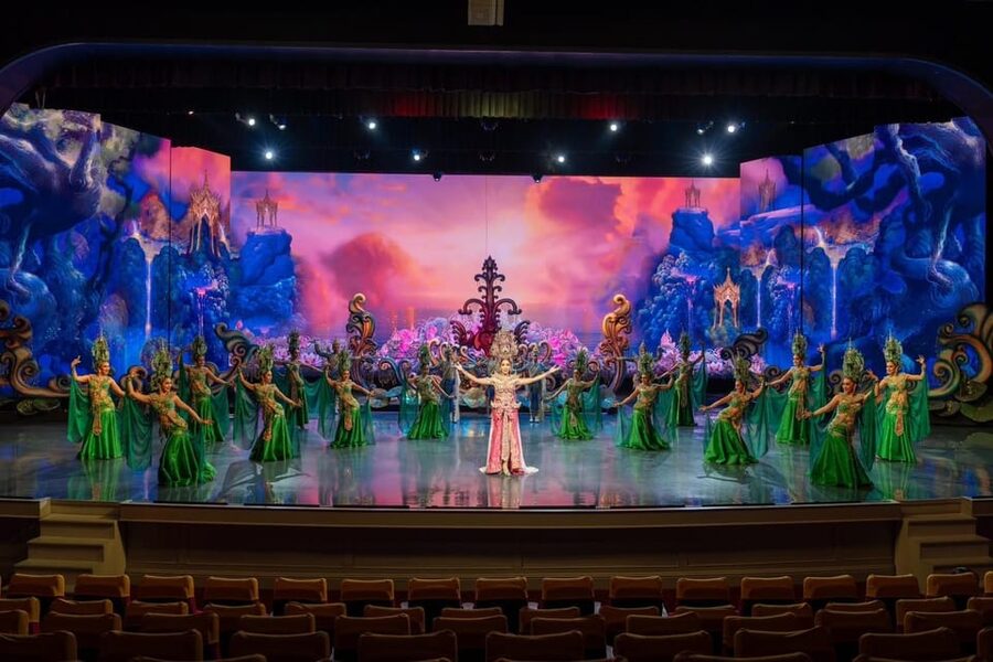 Pattaya: Colosseum Show Experience - Who should book this cabaret