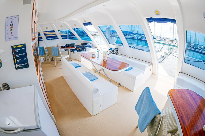 Pattaya Full-Day 3 Tropical Island tour Snorkeling Cruise Buffet - The return cruise and upper-deck entertainment