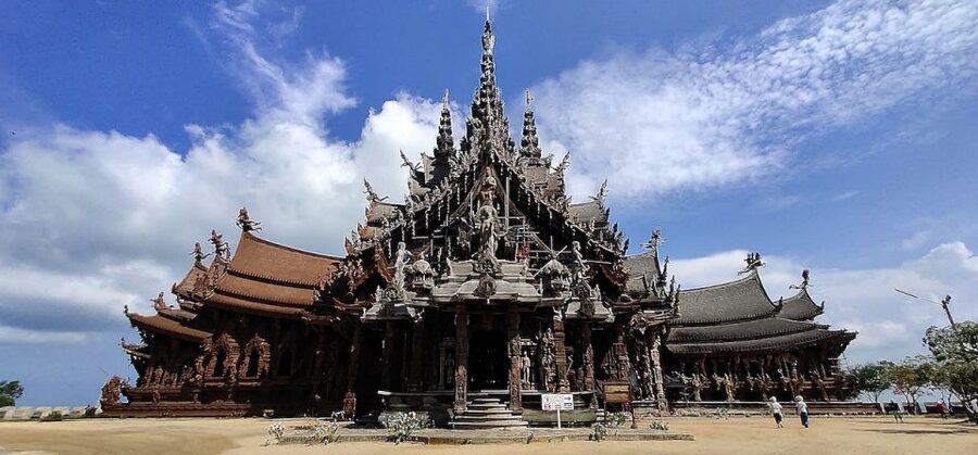 Pattaya: The Sanctuary of Truth Discounted Admission Ticket - Arriving in Naklua and getting your bearings