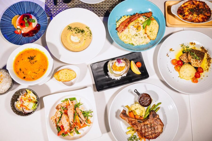 Pattaya: The Sky 32 at Grande CentrePoint Hotel - A 90-minute meal with a clear purpose
