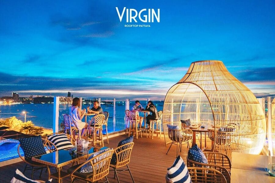 Pattaya: Virgin Rooftop - Live music and the evening mood