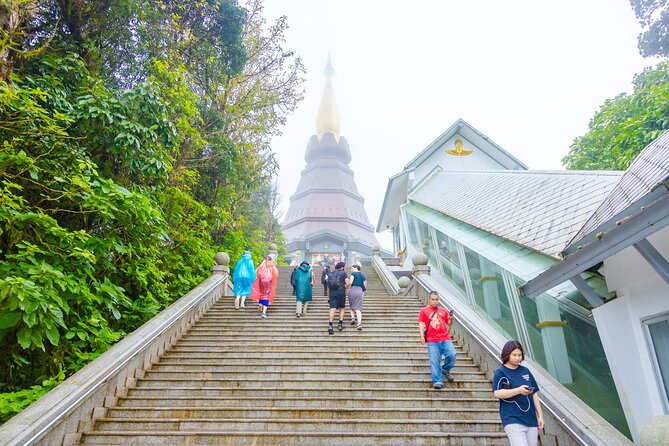 Pha Dok Siew Nature Trail & Doi Inthanon National Park From Chiang Mai - White Karen village and Hmong market stops