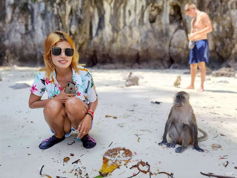 Phi Phi: Half-Day Tour with Maya Bay, Pileh Lagoon & Snorkel - One full hour at Maya Bay