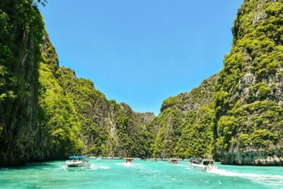 Phi Phi Islands Speedboat Day Trip from Phuket with Lunch