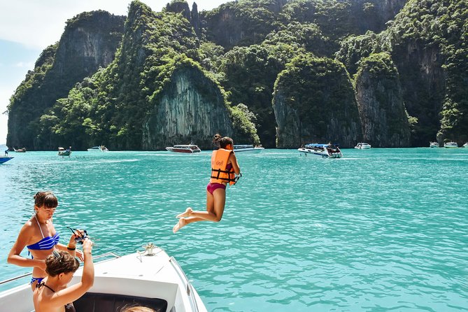 Phi Phi Islands Speedboat Day Trip from Phuket with Lunch - Phi Phi Don brings lunch, but not much free time