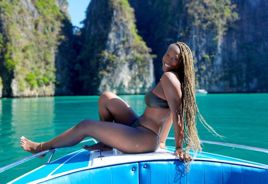 Phi Phi: Maya Bay, Bamboo Island & Plankton Full-Day Tour - Pileh Lagoon and the crowded-water problem
