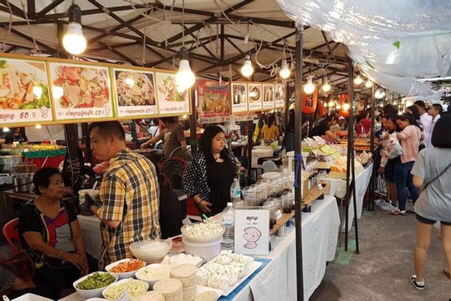 Phuket: Amazing Sunset View & Local Market Tour - The market stop: Chilva Market or JJ Market