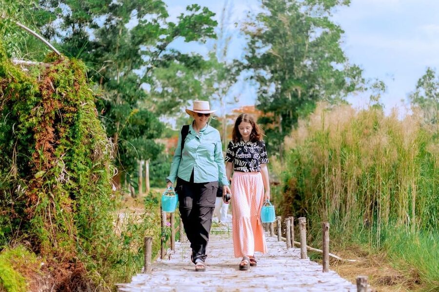 Phuket: Elephant Sanctuary Feed and Bathe Gentle Giants - Unlimited photos, with one practical warning