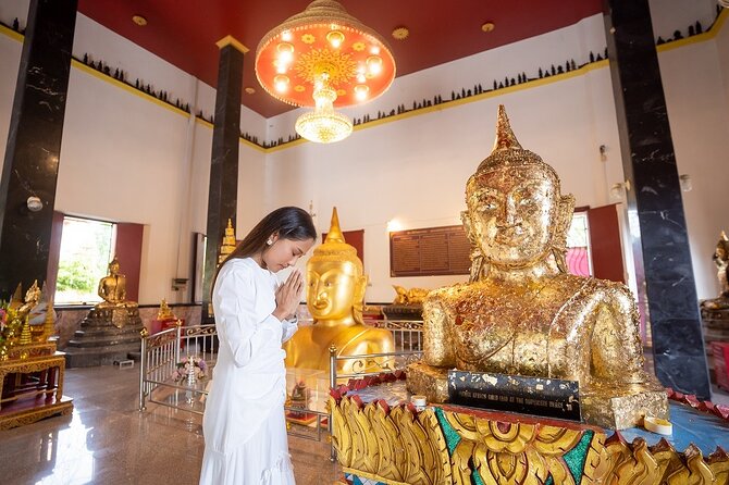 Phuket Giant Water Lilies & Temple Tour - Private & All-Inclusive - Ma Doo Bua and the giant Victoria Amazonica pads