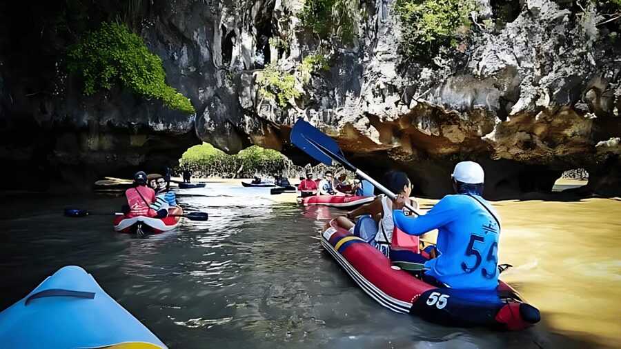 Phuket: James Bond Island Sea Canoe with lunch by Big Boat - Thai buffet lunch on the big boat