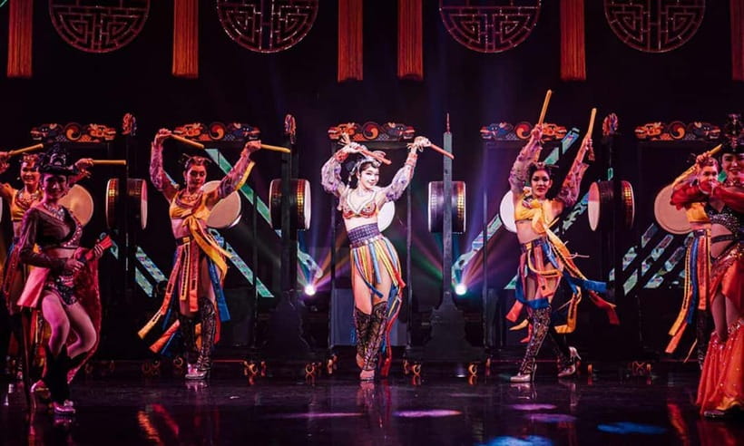 Phuket: Simon Cabaret Show Tickets Optional First 3 Rows - From the Chinese palace to the Egyptian Sphinx
