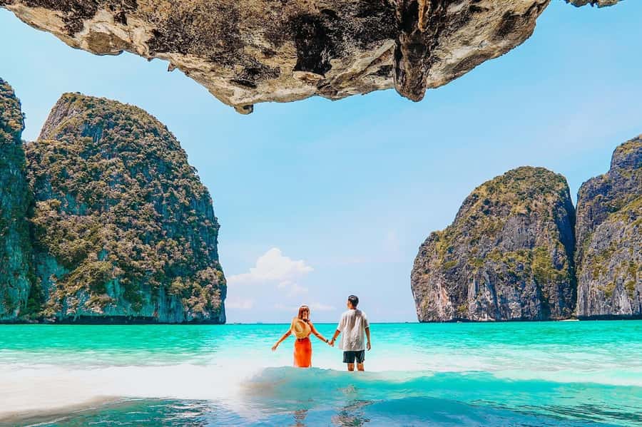 Phuket: Speedboat Day Trip to Phi Phi and Maya Bay - Who should book this tour?