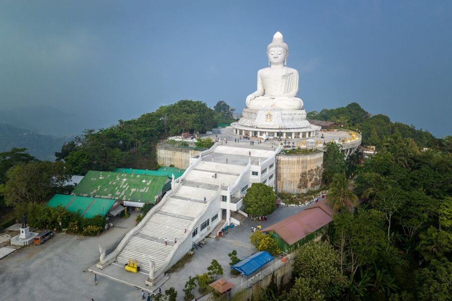 Phuket: Wat Chalong, Viewpoint, and Old Town Guided Tour - A quick cashew stop with a local flavor