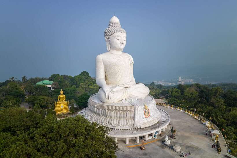 Phuket: Wat Chalong, Viewpoint, and Old Town Guided Tour - Karon Viewpoint and Phuket’s southern coast