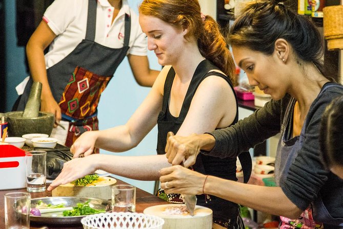 Pink Chili - Thai Cooking Class and Market Tour in Bangkok - Getting to the school in Bangkok