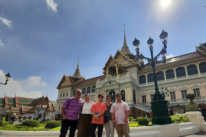 Private Bangkok Grand Palace Full-Day City sightseeing Tour - Lunch, air conditioning, and the value of private transport