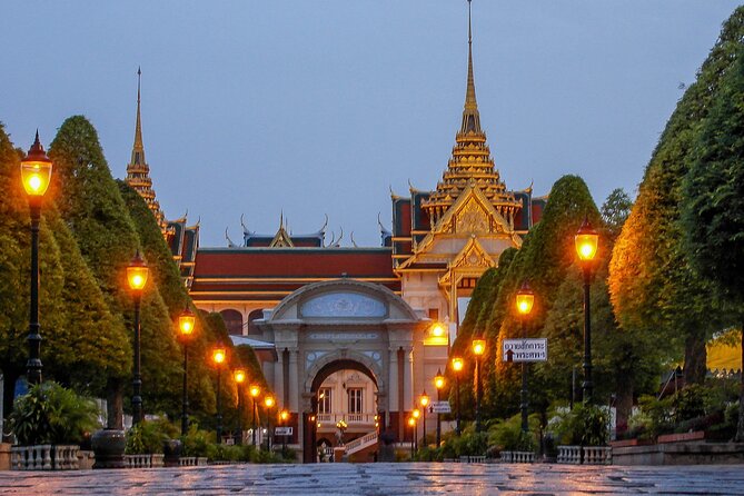 Private Bangkok Night Tour by Tuk Tuk with Dinner - Chinatown and the included Thai dinner