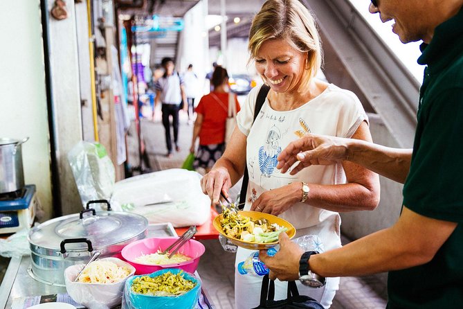 Private Culinary Kickstart Tour of Bangkok with a Local - Chatuchak Flower Market and weekend market stops