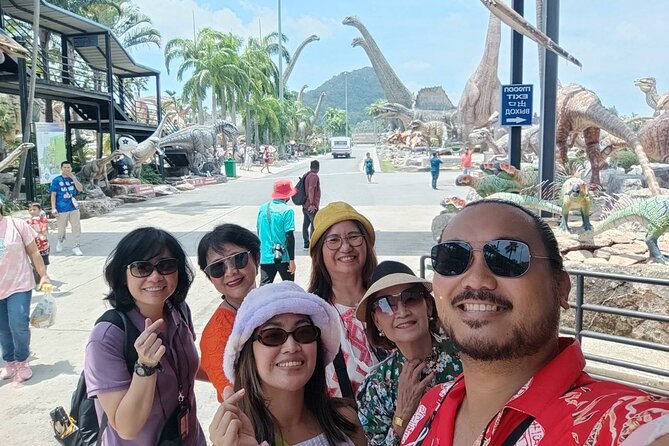 Private Custom Tour with a Local Guide - Wat Pho and its 46-meter reclining Buddha