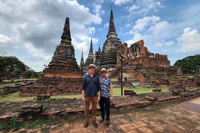 Private Floating Market and Historical Ayutthaya Sightseeing Tour - Thai lunch before the temple circuit