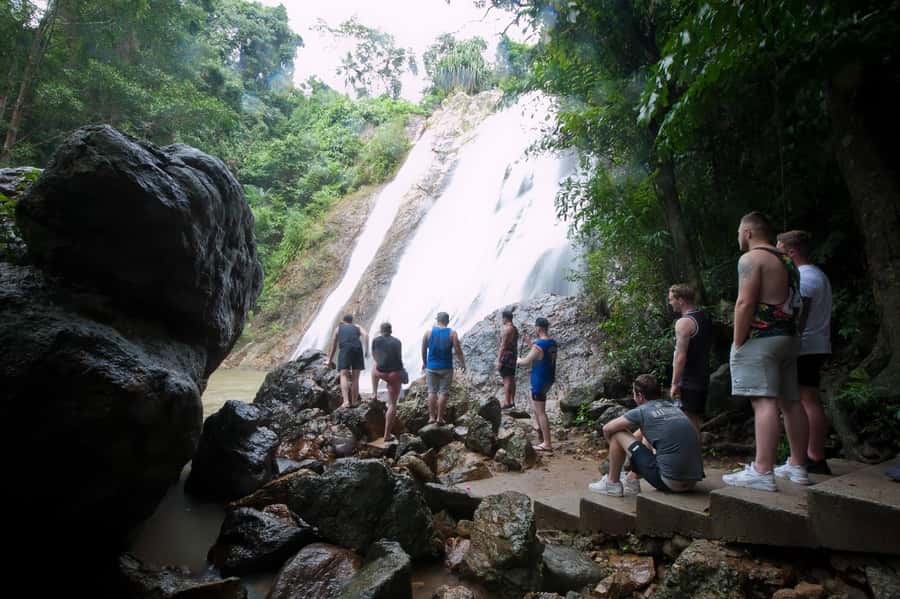 Private Group Half-Day City Tour Around Koh Samui - Five hours of Koh Samui in a private van