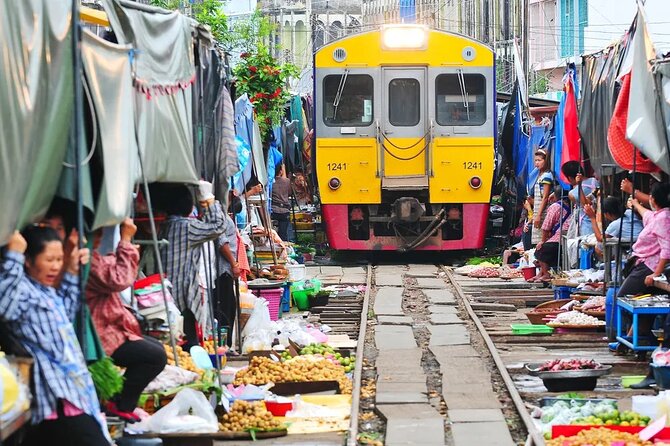Private Guided Tour to Train Market and Damnoensaduak Floating Market - What the $125 private tour really gives you