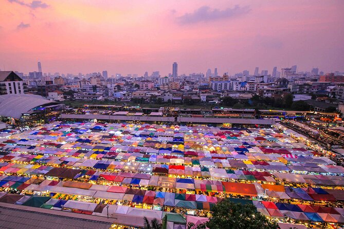 Private Guided Tour to Train Market and Damnoensaduak Floating Market - The main concern: a long road day