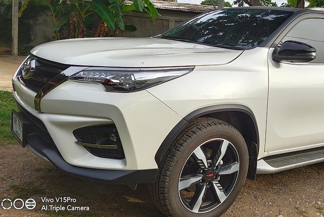 Private Luxury Car rental + English speaking driver: - The case for adding Chiang Rai