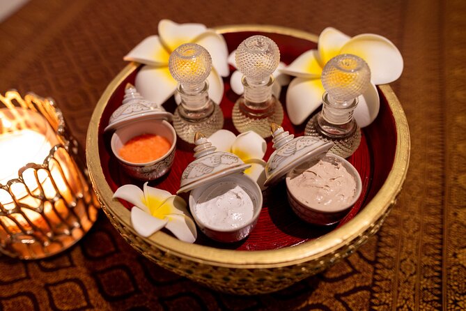 Private Luxury Phuket Day Spa - The floral foot bath and foot scrub