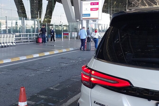 Private Shuttle SUV Bangkok From or To Airport - Hotel pickup to either Bangkok airport