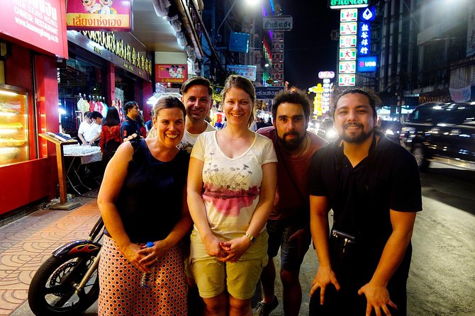 PRIVATE - STEET FOOD TOUR CHINA TOWN incl. food and drinks - Kuan Yim Shrine and the foundation hospital story