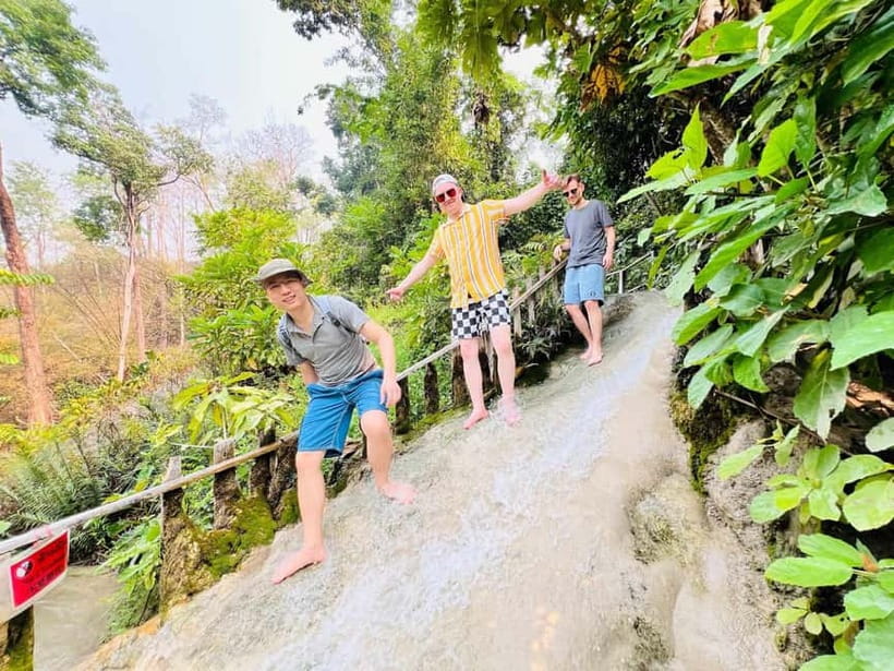 Private : Sticky Waterfall & Secret Temple & Karen Village. - Lunch at a local spot