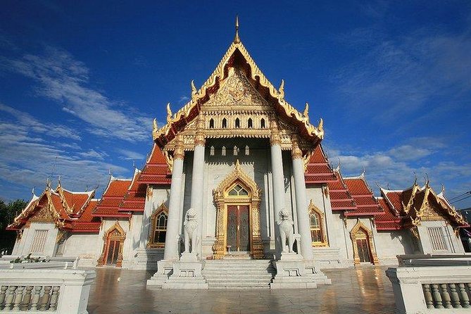 Private Tour: Damnoen Saduak Floating Market and Bangkok City Temples - A 7:00 a.m. start gets Bangkok moving
