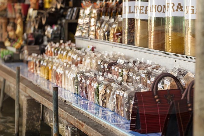 Private Tour: Floating Markets of Damnoen Saduak Cruise Day Trip from Bangkok - Who Will Enjoy This Private Excursion?