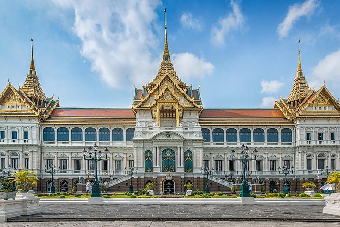 Private Tour Guide in Bangkok for a Day - Wat Arun, Wat Pho, and the river crossing