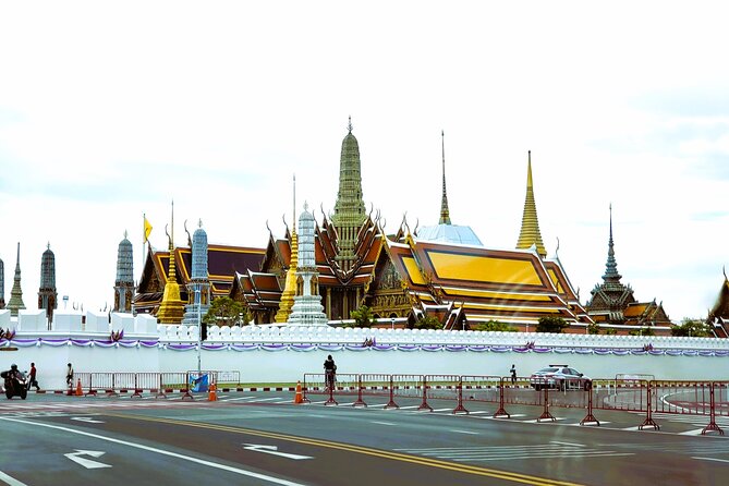 Private Tour to Grand Palace, Pho Temple and Arun Temple - Wat Pho, the reclining Buddha, and traditional massage