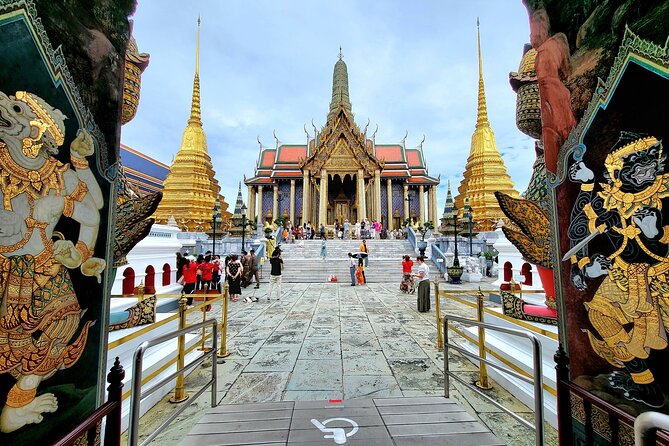 Private Tour to Grand Palace, Pho Temple and Arun Temple - The Grand Palace and Bangkok’s royal beginnings