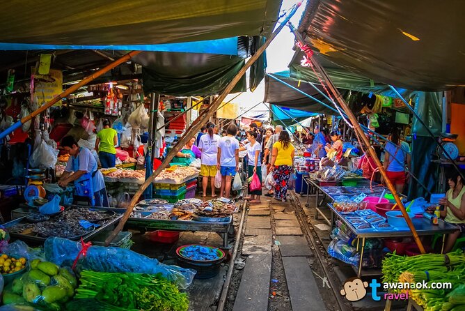 Private Tour to Railway Market and Damnoen Saduak Floating Market - Is $125 per person good value?