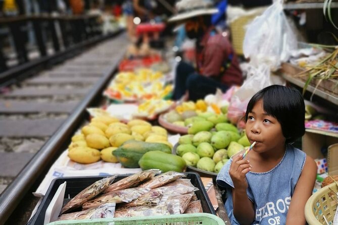 Private Tour to Railway Market and Damnoen Saduak Floating Market - What to know before you go