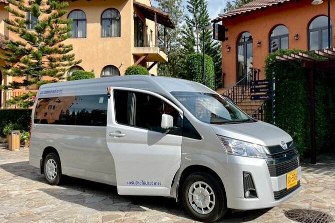 Private Transfer from Hotel to Bangkok Airport incl. tollway - Inside the air-conditioned van