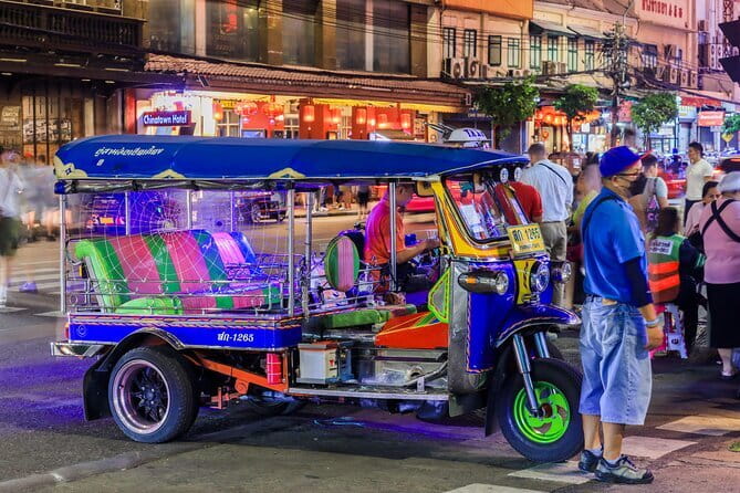 Private Tuktuk Authentic Food Tour (Chinatown-Flower Market) - The optional rooftop drink and Wat Arun view
