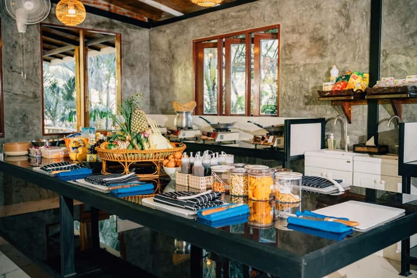 Railay: Hands-On Thai Cooking Class at Railay Beach - Starting with Thai ingredients and food stories
