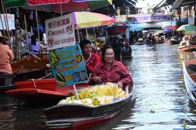 Railway Market, Floating Market and After the Rain Cafe - What the private format adds