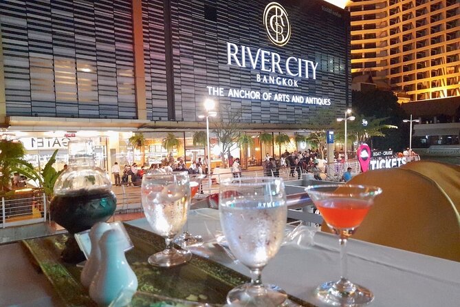 River Star Princess Dinner Cruise: Bangkok Chao Phraya River - The Grand Palace area from the river